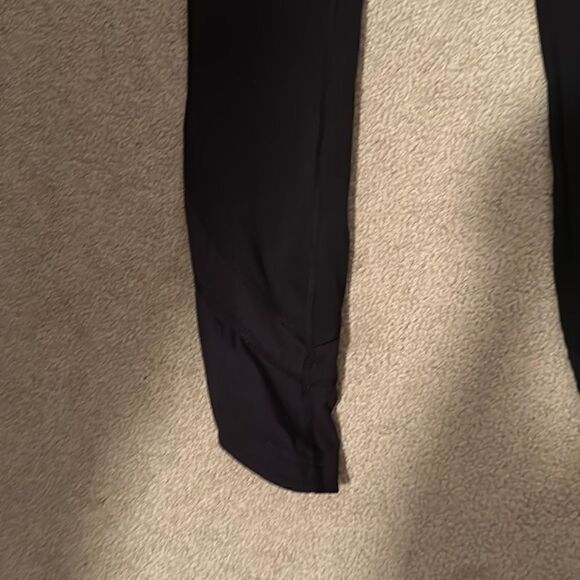 Lululemon Black 25” luxtreme like legging 2 - Picture 2 of 7